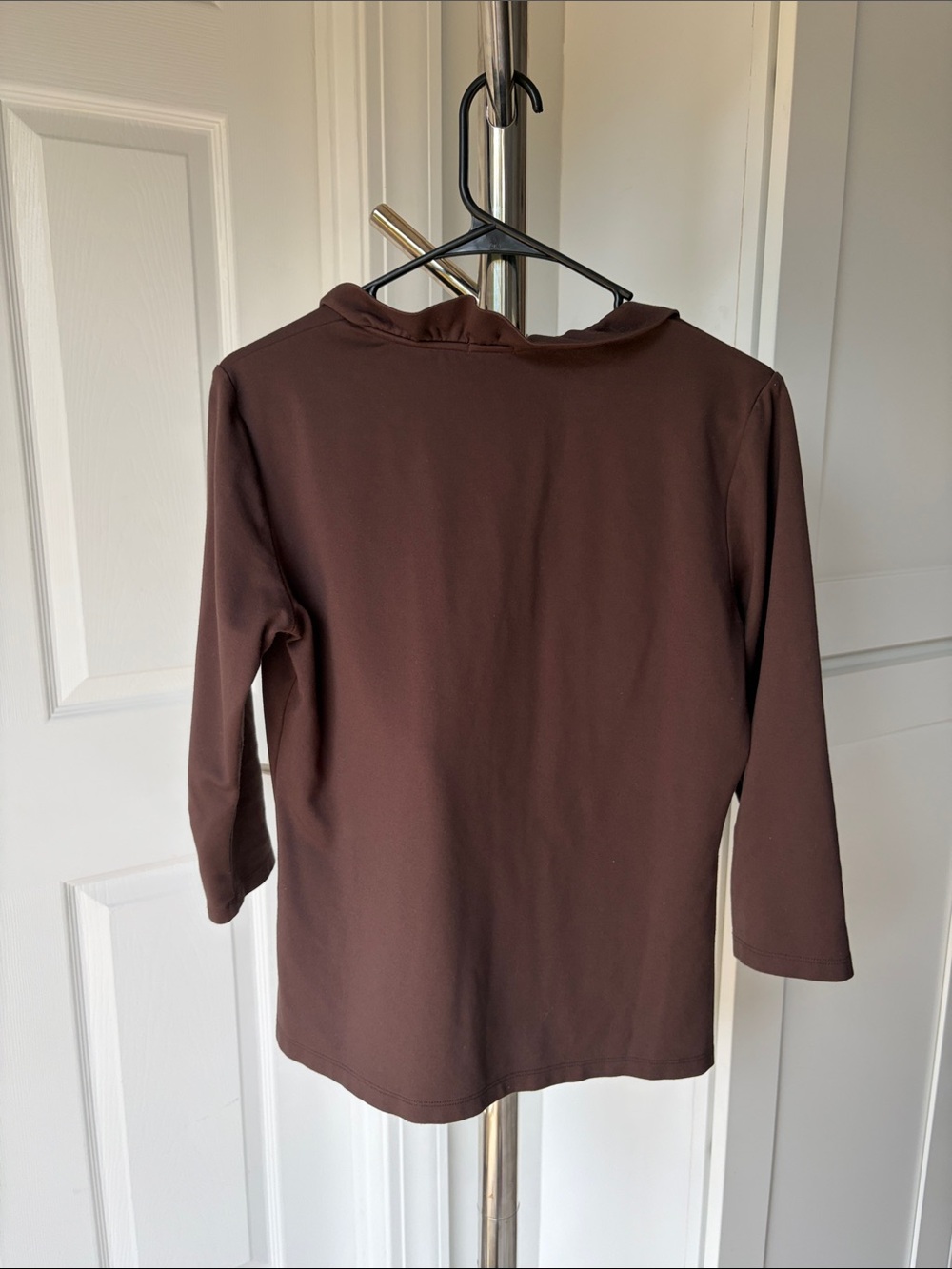 J. McLaughlin Chocolate Brown Ruffle V-Neck 3/4 Sleeve Top, Size M. - Picture 2 of 11